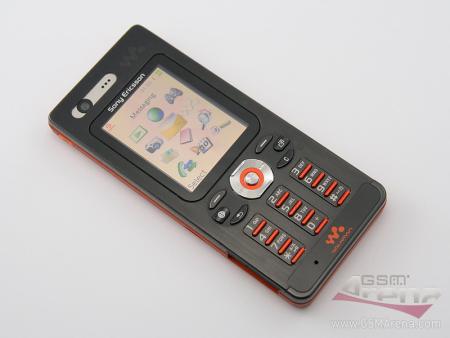 Sony Ericsson W880i Walkman phone review