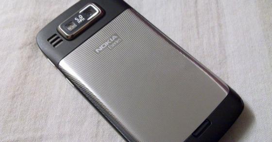 Nokia E72 camera from the back